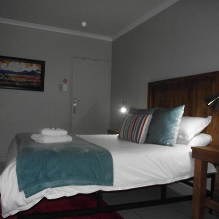 De Nachtuilen Guesthouse Upington Exteriör bild