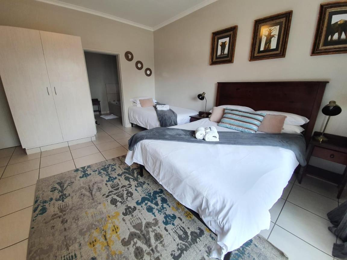 De Nachtuilen Guesthouse Upington Exteriör bild